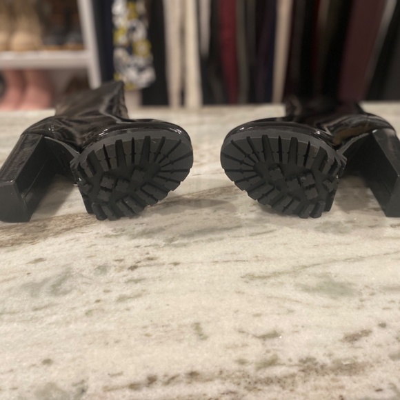 NEW Black faux patent zippered heel boots size 7 - Picture 5 of 6